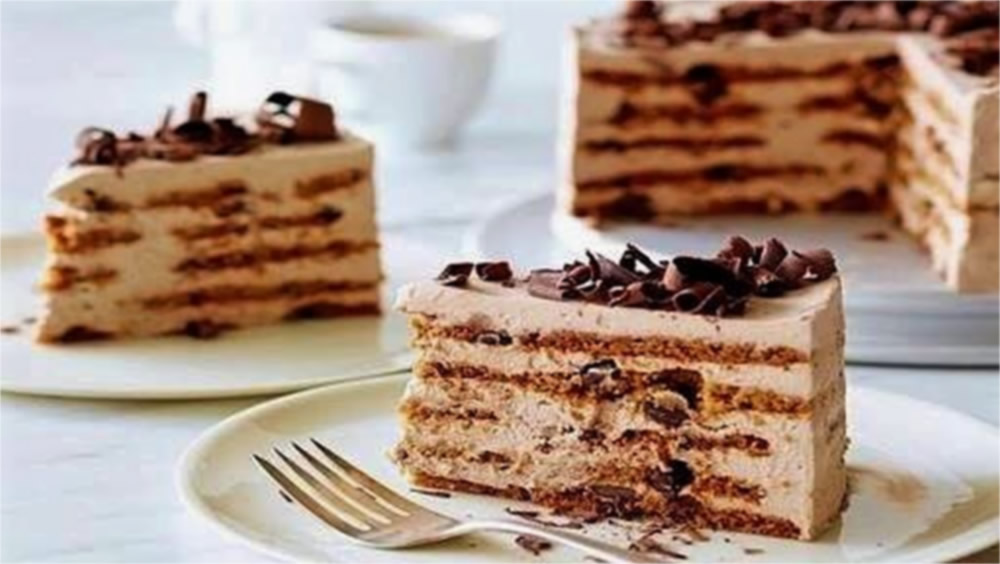 Choose Patisserie Royale Adelaide to supply your desserts, cake and gateaux